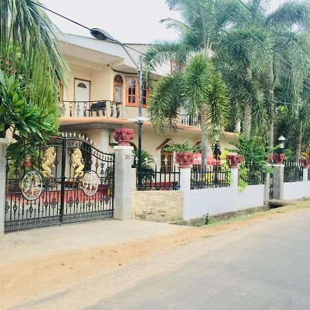 Hotel Senthil Complex à Jaffna Extérieur photo