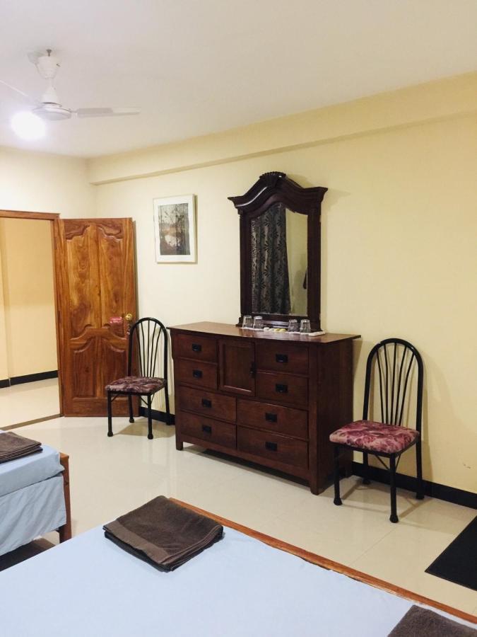 Hotel Senthil Complex à Jaffna Extérieur photo