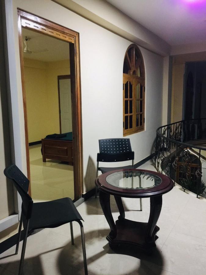 Hotel Senthil Complex à Jaffna Extérieur photo